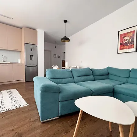 Sunshine Luxury Private Parking *